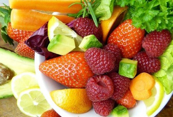 Frutas de bayas y hierbas